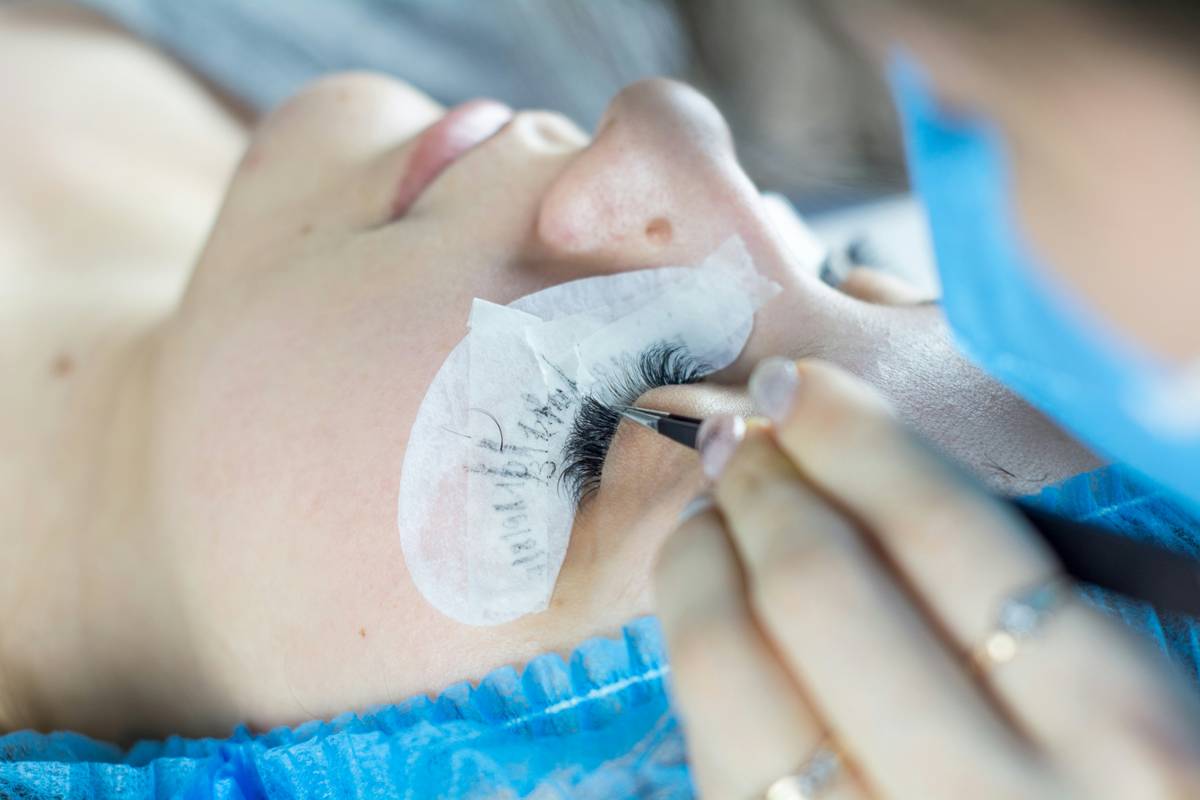 Master the Game-Changing lash extension tip Every Artist Needs