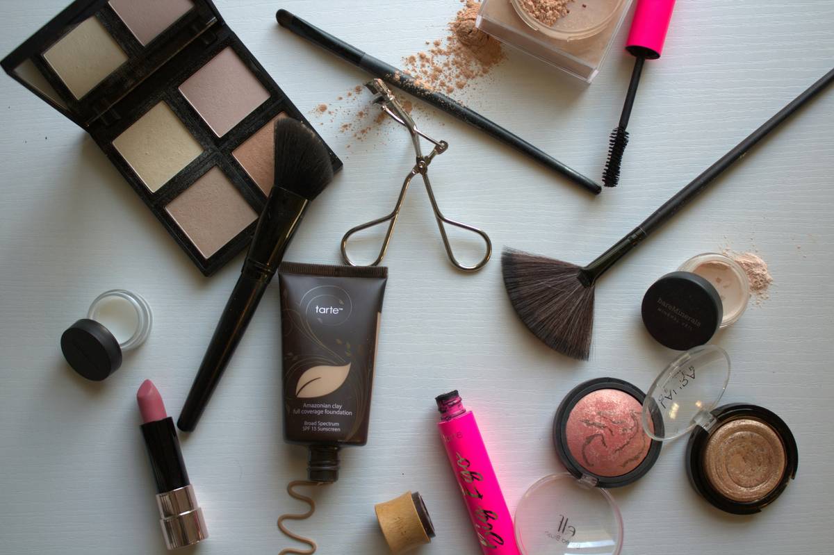 Pro Makeup Kit: 7 Essential Tips to Avoid Costly Mistakes